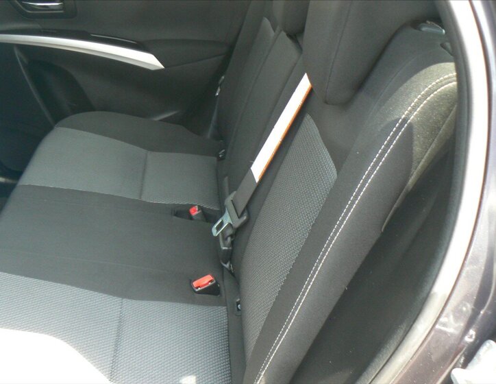 Suzuki SX4 S-Cross 29