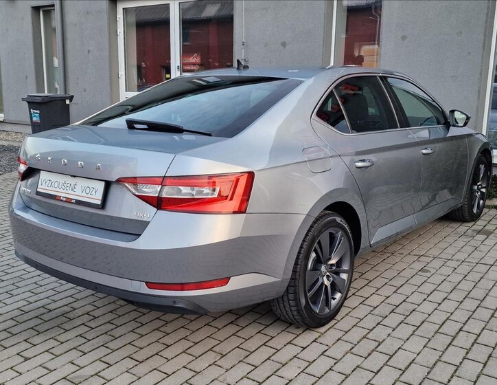 Škoda Superb 10