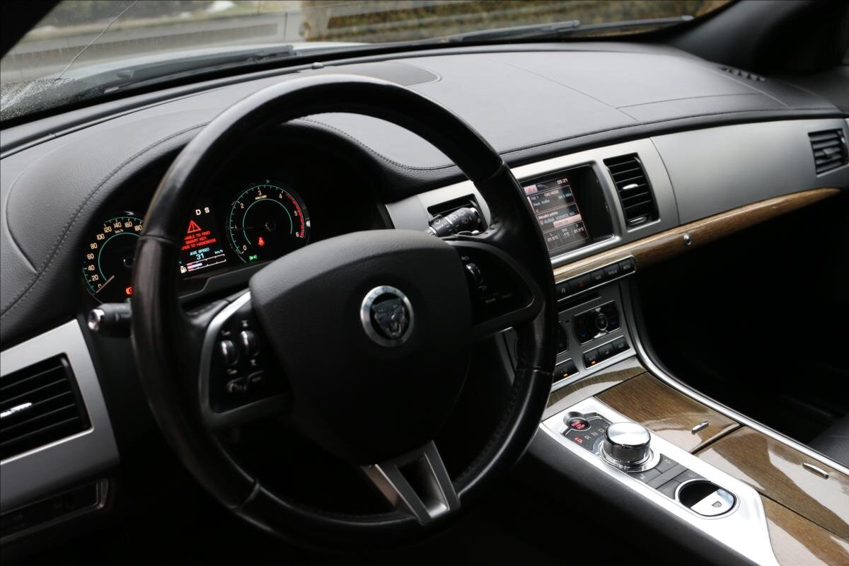 Jaguar XF Kombi 3,0 l 177 kw