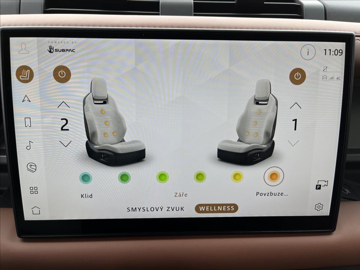 Land Rover Defender SUV / Terénní 4,4 l 467 kw