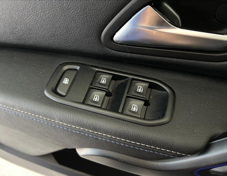 Dacia Duster SUV 999,0 74 kw