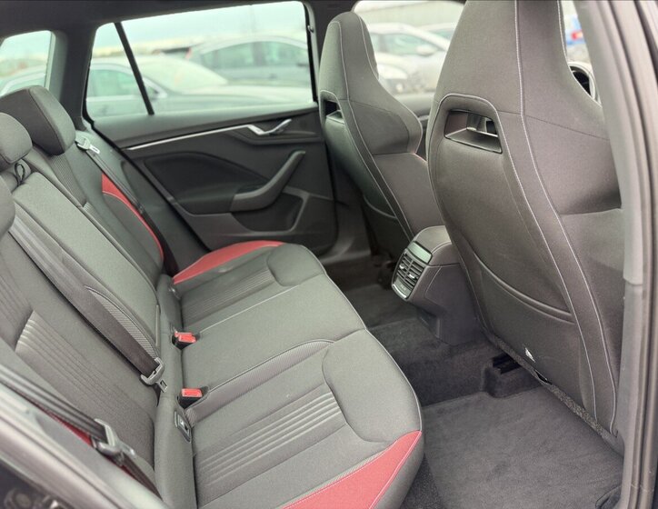 Škoda Kamiq SUV / Terénní 1,5 l 110 kw