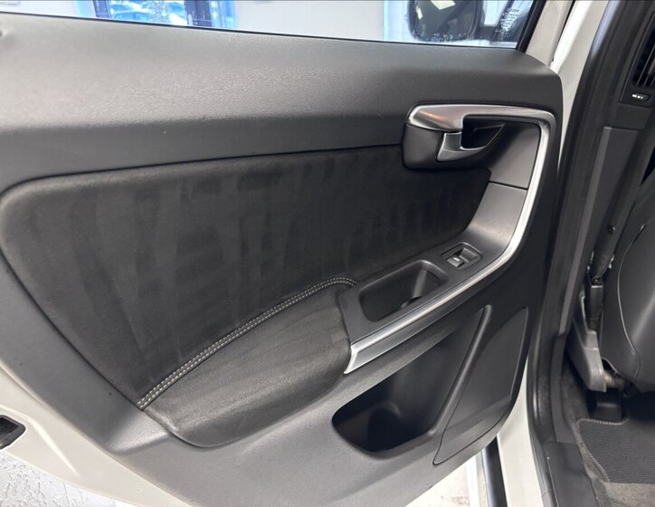 Volvo XC60 Kombi 2,4 l 140 kw