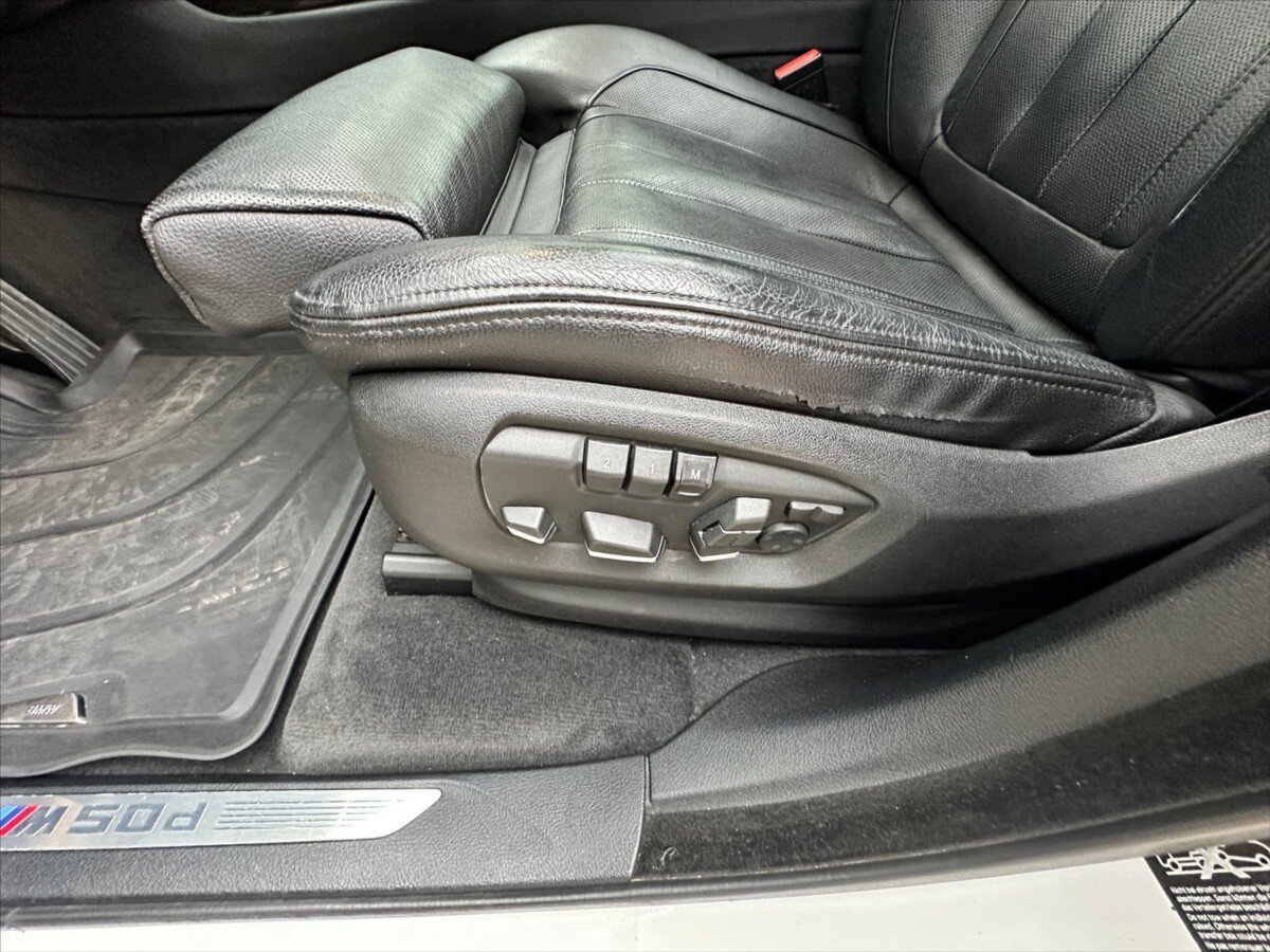 BMW X5 Kombi 3,0 l 280 kw