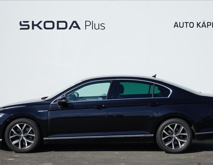 Volkswagen Passat Sedan / Limuzína 2,0 l 176 kw
