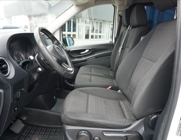 Mercedes-Benz Vito 8