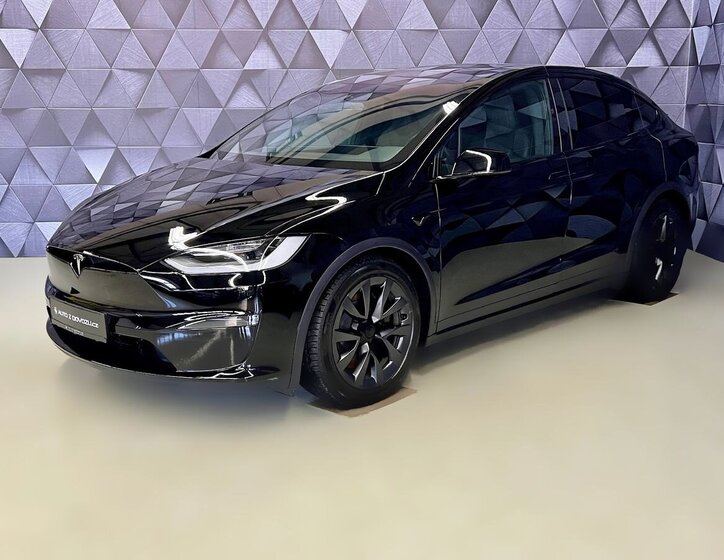 Tesla Model X SUV / Terénní 0,0 493 kw
