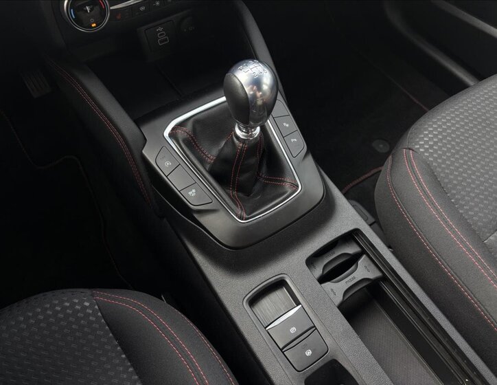 Ford Kuga SUV / Terénní 1,5 l 110 kw