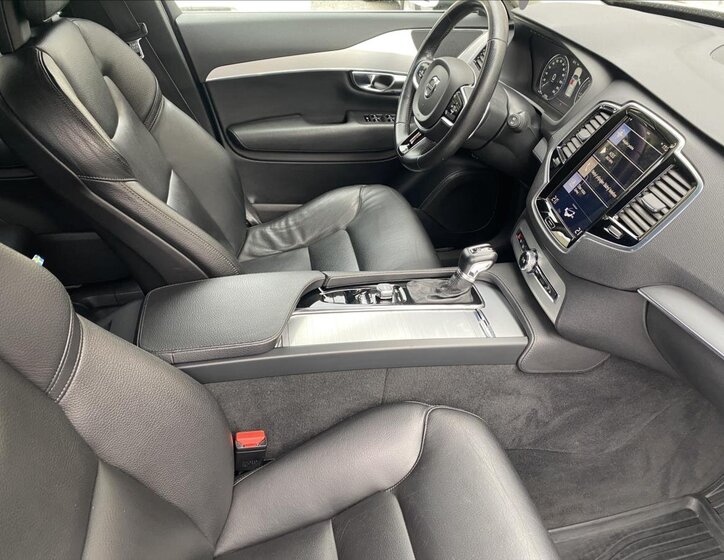 Volvo XC90 SUV / Terénní 2,0 l 173 kw