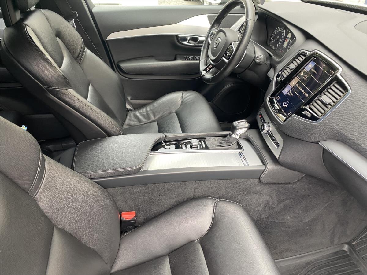 Volvo XC90 SUV / Terénní 2,0 l 173 kw