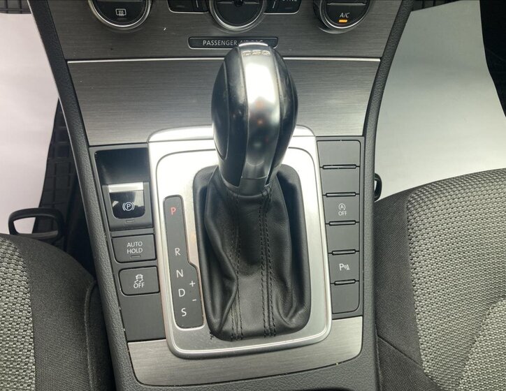 Volkswagen Passat Kombi 2,0 l 103 kw