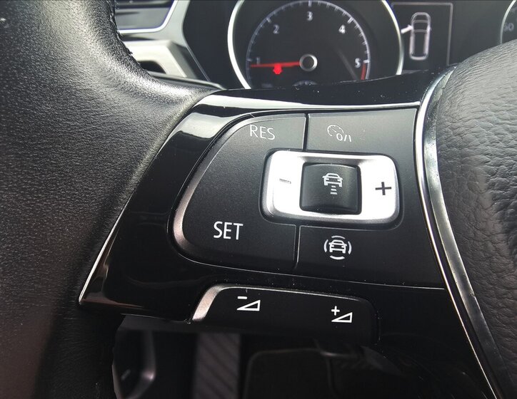 Volkswagen Touran Kombi 2,0 l 110 kw