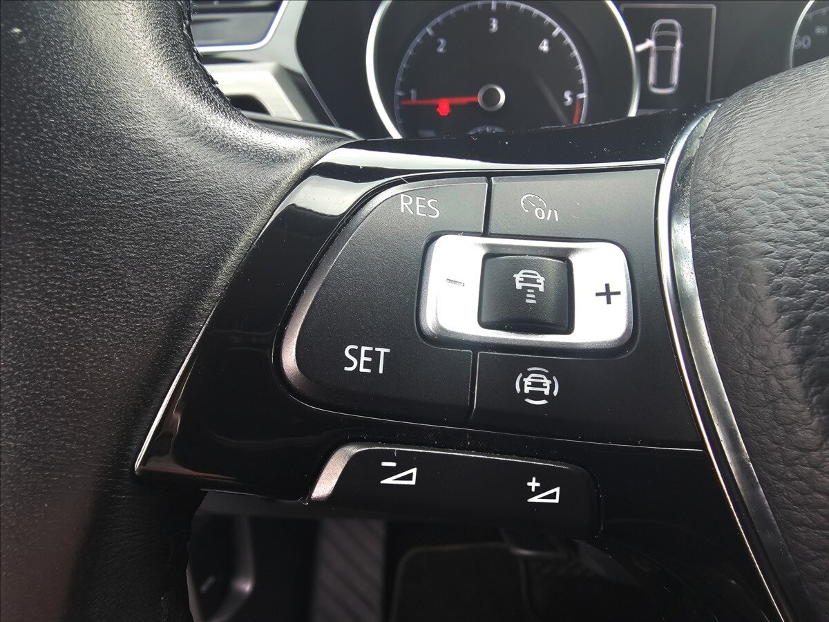 Volkswagen Touran Kombi 2,0 l 110 kw