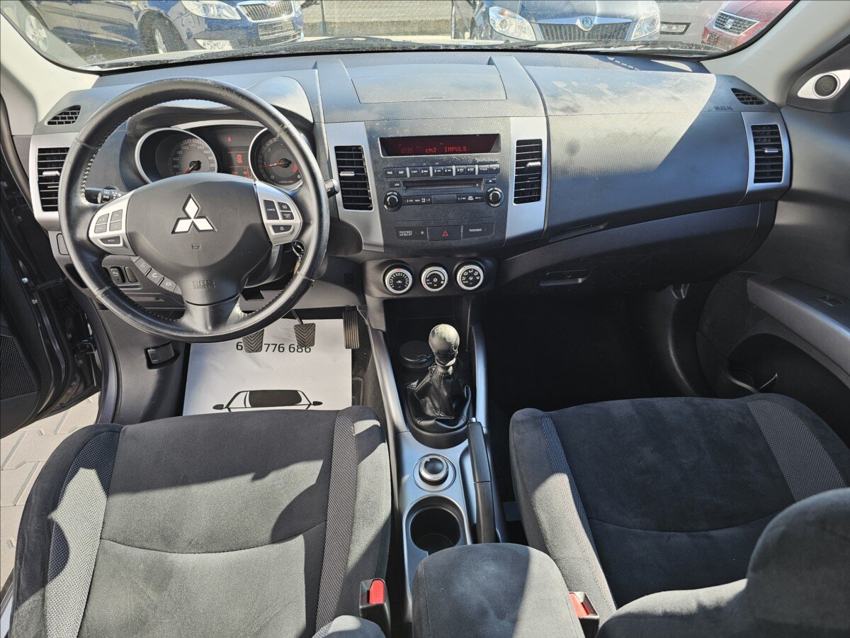 Mitsubishi Outlander SUV / Terénní 2,2 l 115 kw