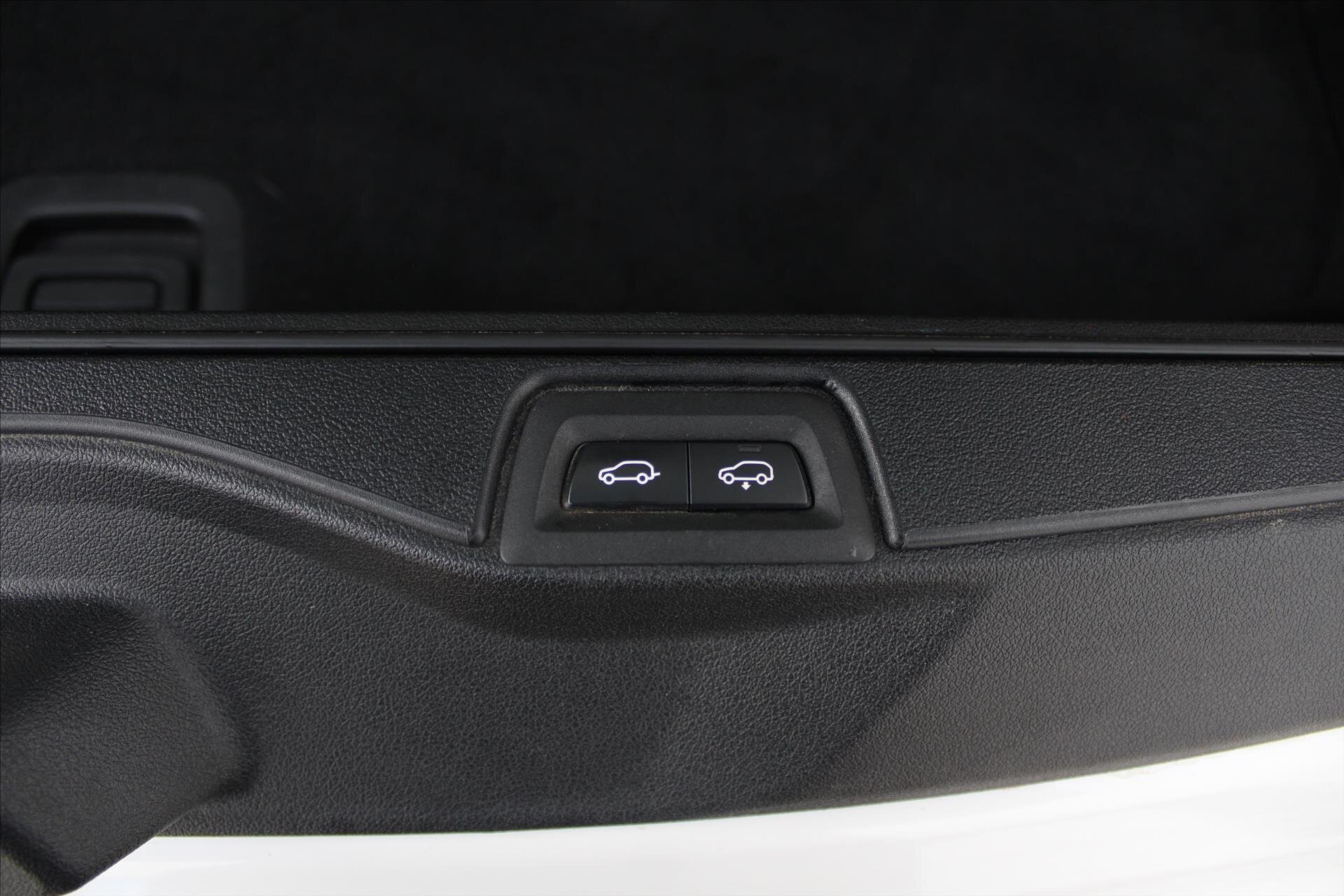 BMW X7 SUV 4,4 l 390 kw