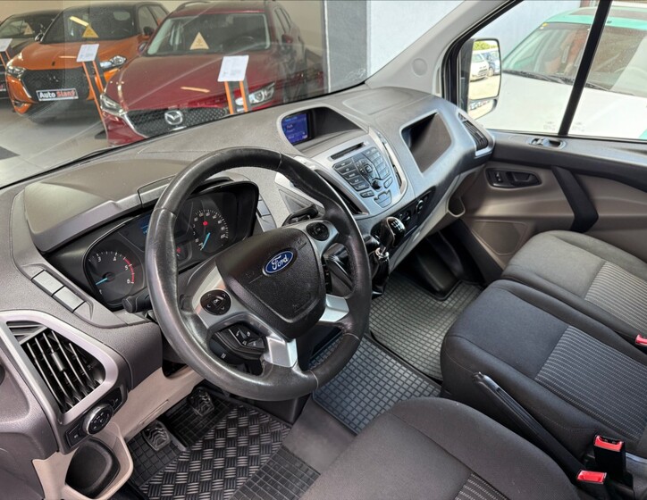 Ford Transit Custom 9