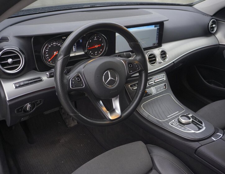 Mercedes-Benz Třídy E Kombi 2,0 l 143 kw