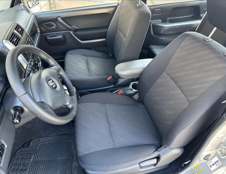 Suzuki Jimny SUV / Terénní 1,3 l 63 kw