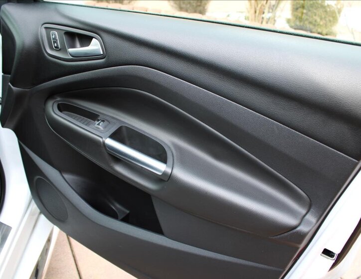 Ford Kuga SUV 1,5 l 110 kw