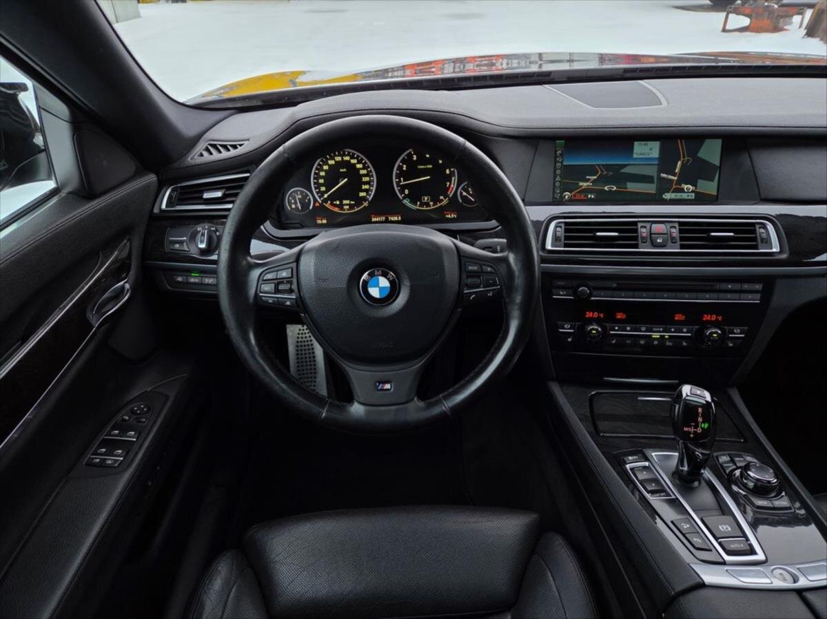BMW Řada 7 Sedan 4,4 l 300 kw