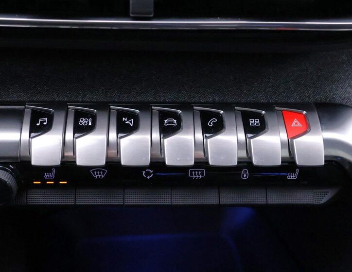 Peugeot 3008 SUV 1,2 l 96 kw