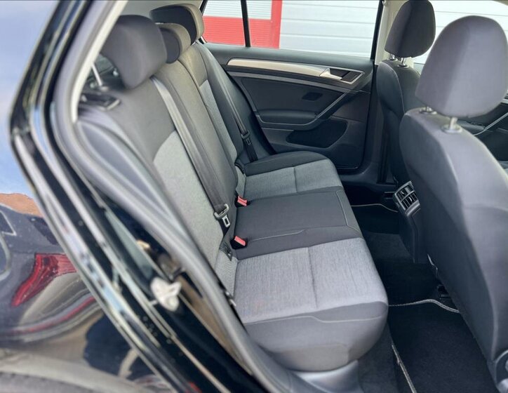 Volkswagen Golf Hatchback 1,2 l 77 kw