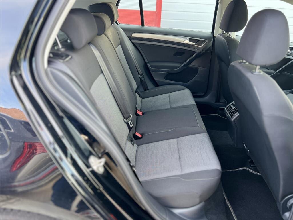 Volkswagen Golf Hatchback 1,2 l 77 kw