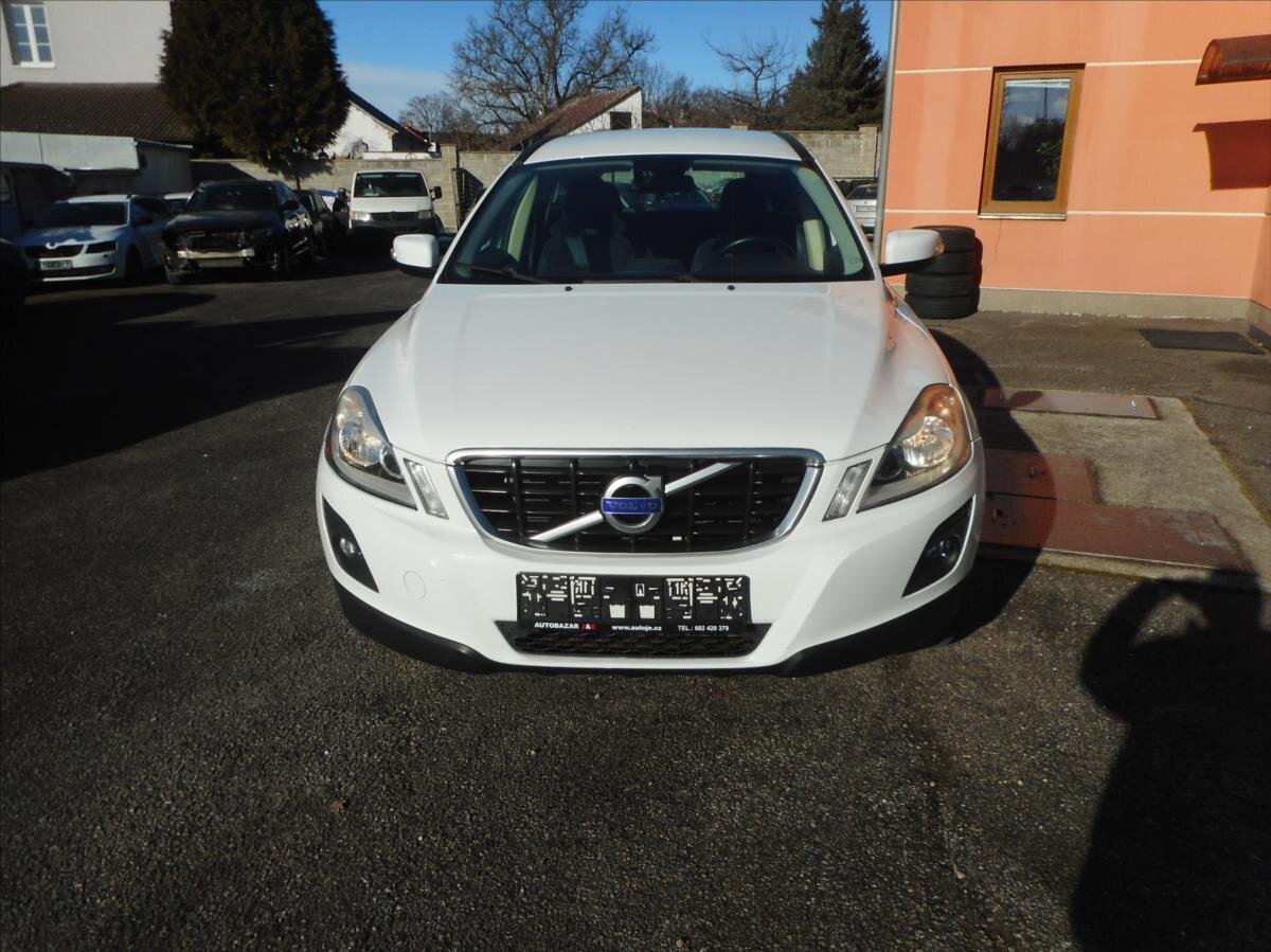 Volvo XC60 SUV 2,4 l 120 kw
