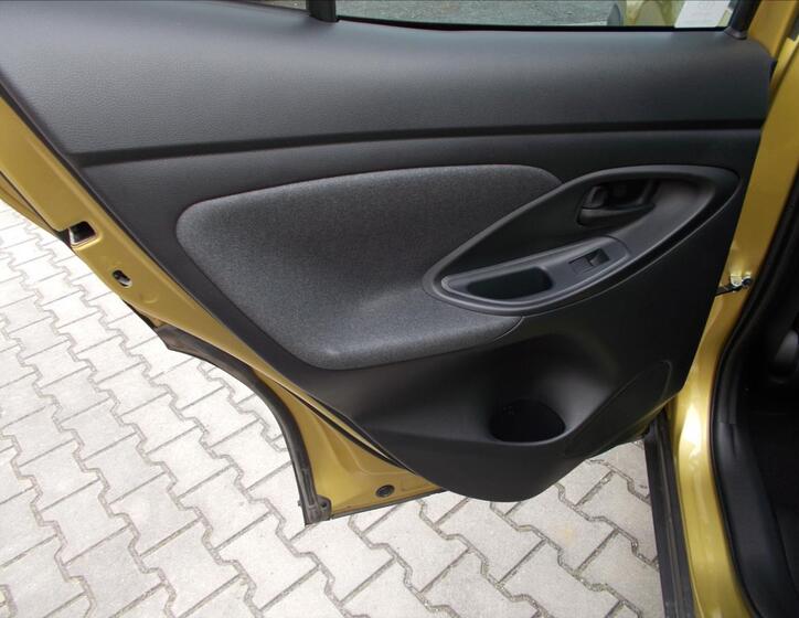 Toyota Yaris Cross 19