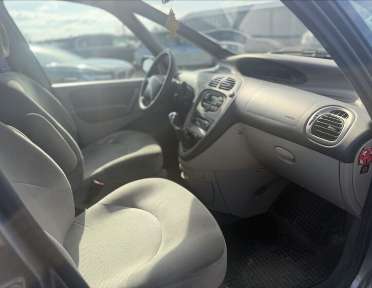 Citroën Xsara Picasso Kombi 1,6 l 70 kw