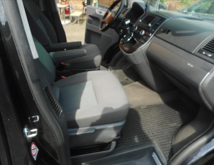 Volkswagen Multivan Kombi 2,5 l 128 kw