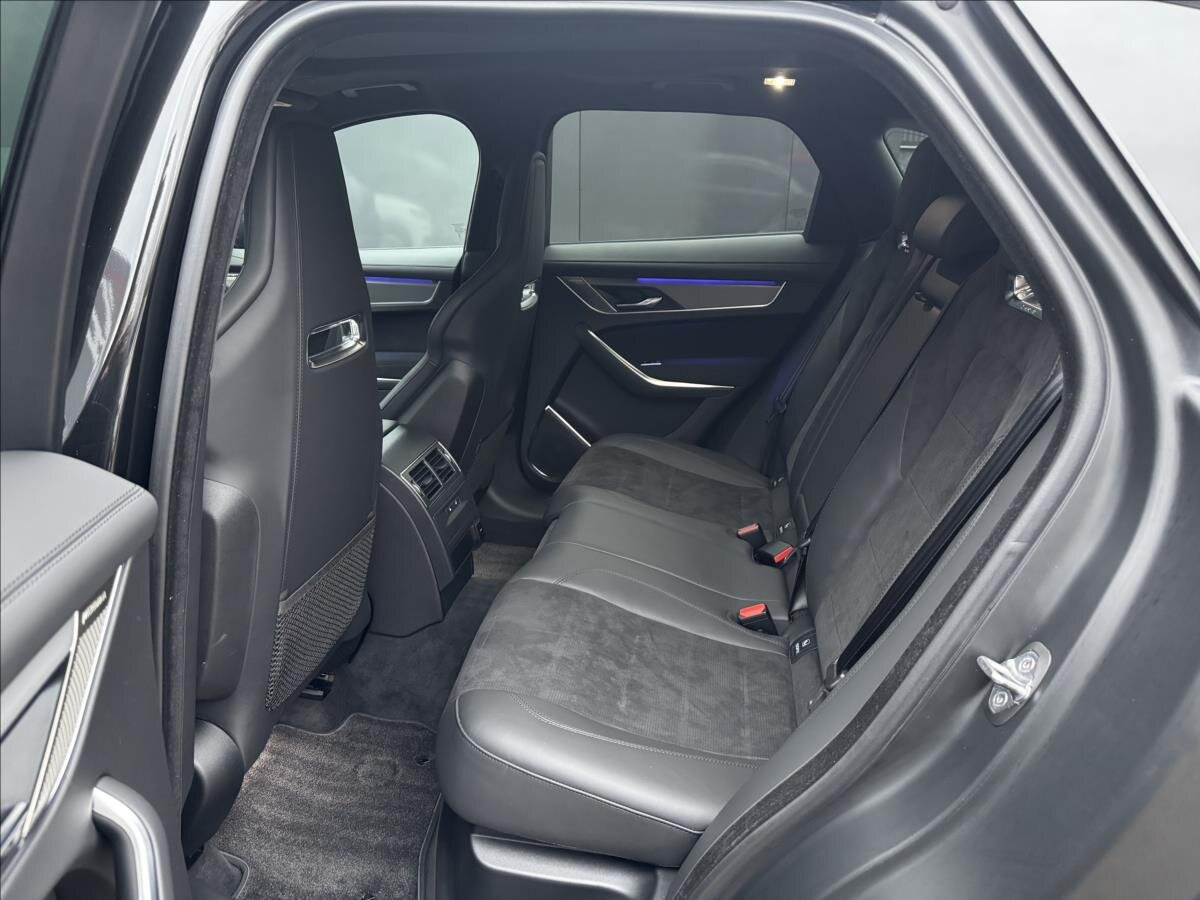 Jaguar F-Pace SUV 5,0 l 405 kw