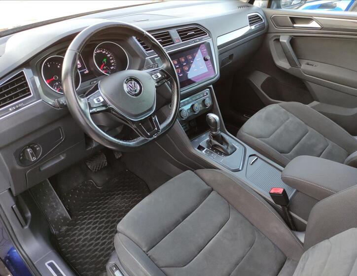 Volkswagen Tiguan 8