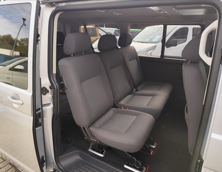 Volkswagen Caravelle 28