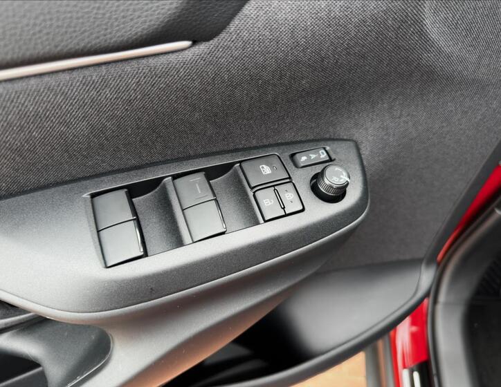 Toyota Yaris Cross 8