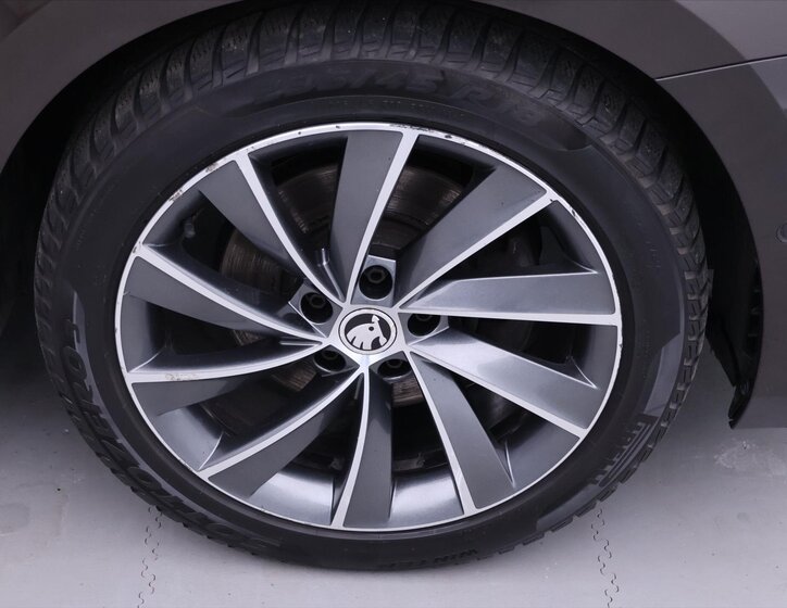 Škoda Superb Liftback 2,0 l 110 kw