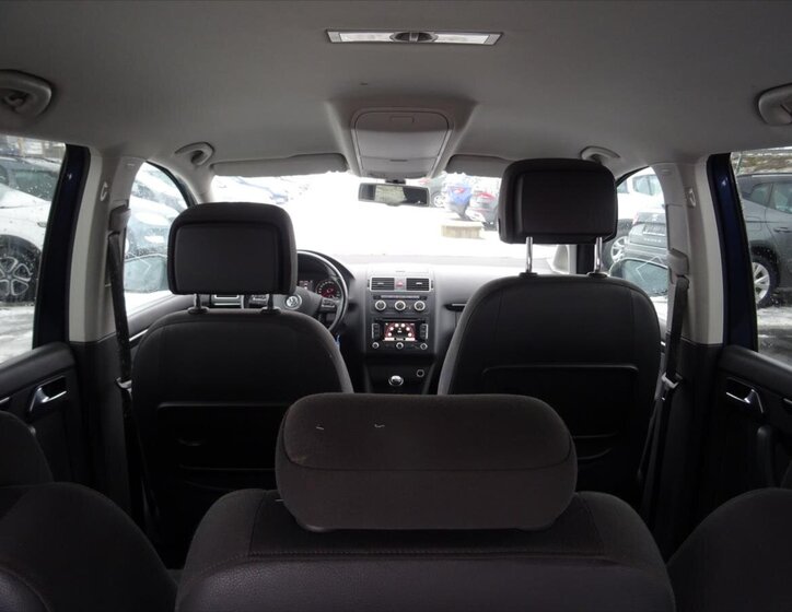 Volkswagen Touran MPV 1,2 l 77 kw