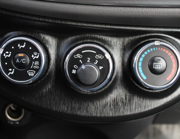 Toyota Yaris Hatchback 998,0 51 kw