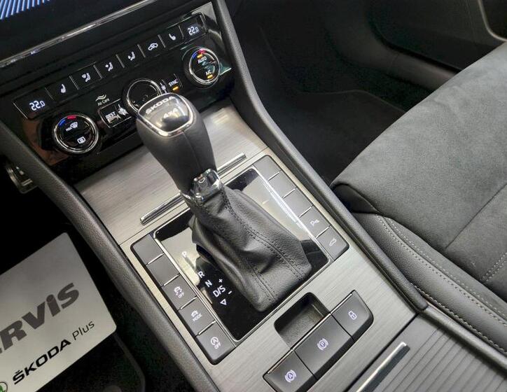 Škoda Superb 30