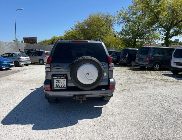 Toyota Land Cruiser 12