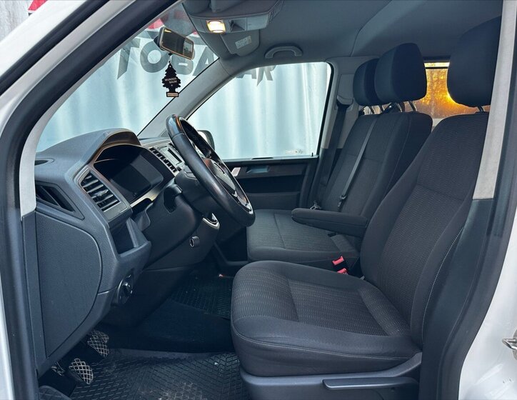 Volkswagen Caravelle Kombi 2,0 l 75 kw