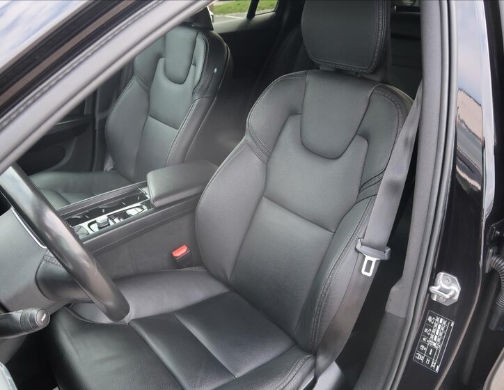 Volvo V60 Kombi 2,0 l 140 kw