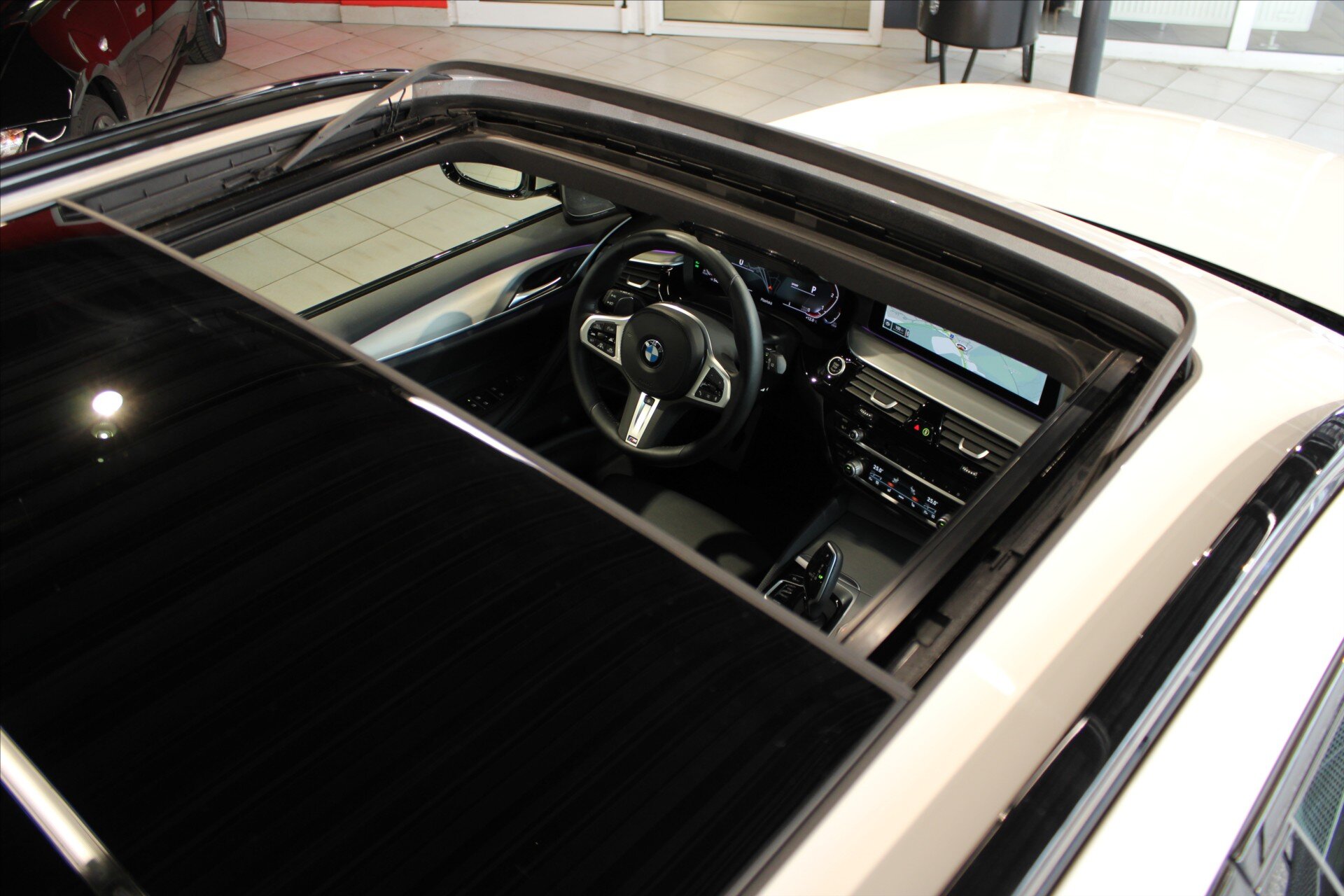 BMW Řada 5 Kombi 3,0 l 210 kw