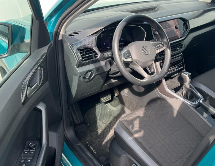 Volkswagen T-Cross Kombi 1,5 l 110 kw