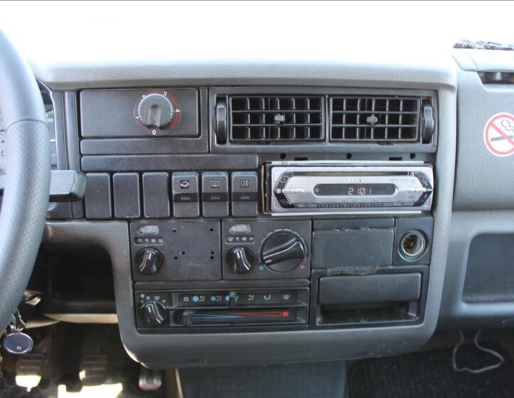 Volkswagen Caravelle Kombi 2,4 l 57 kw