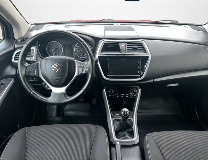 Suzuki SX4 S-Cross 9