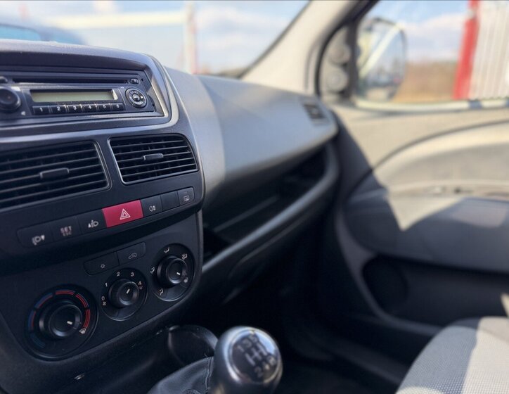 Fiat Dobló cargo Pick-up 1,2 l 66 kw