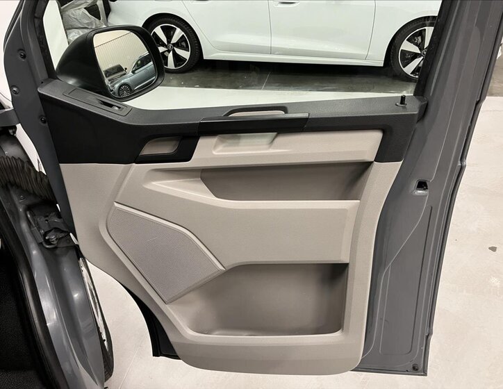 Volkswagen Transporter 24