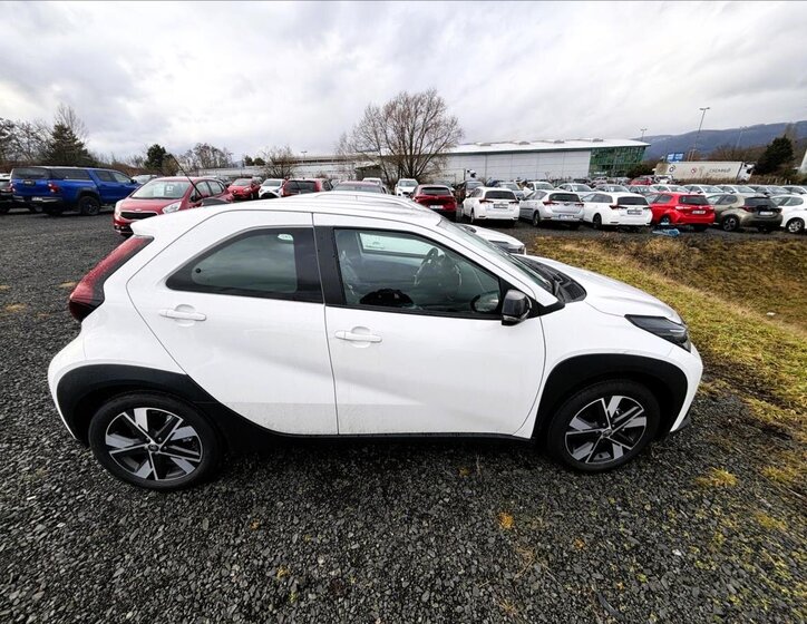 Toyota Aygo Hatchback 1,5 l 85 kw