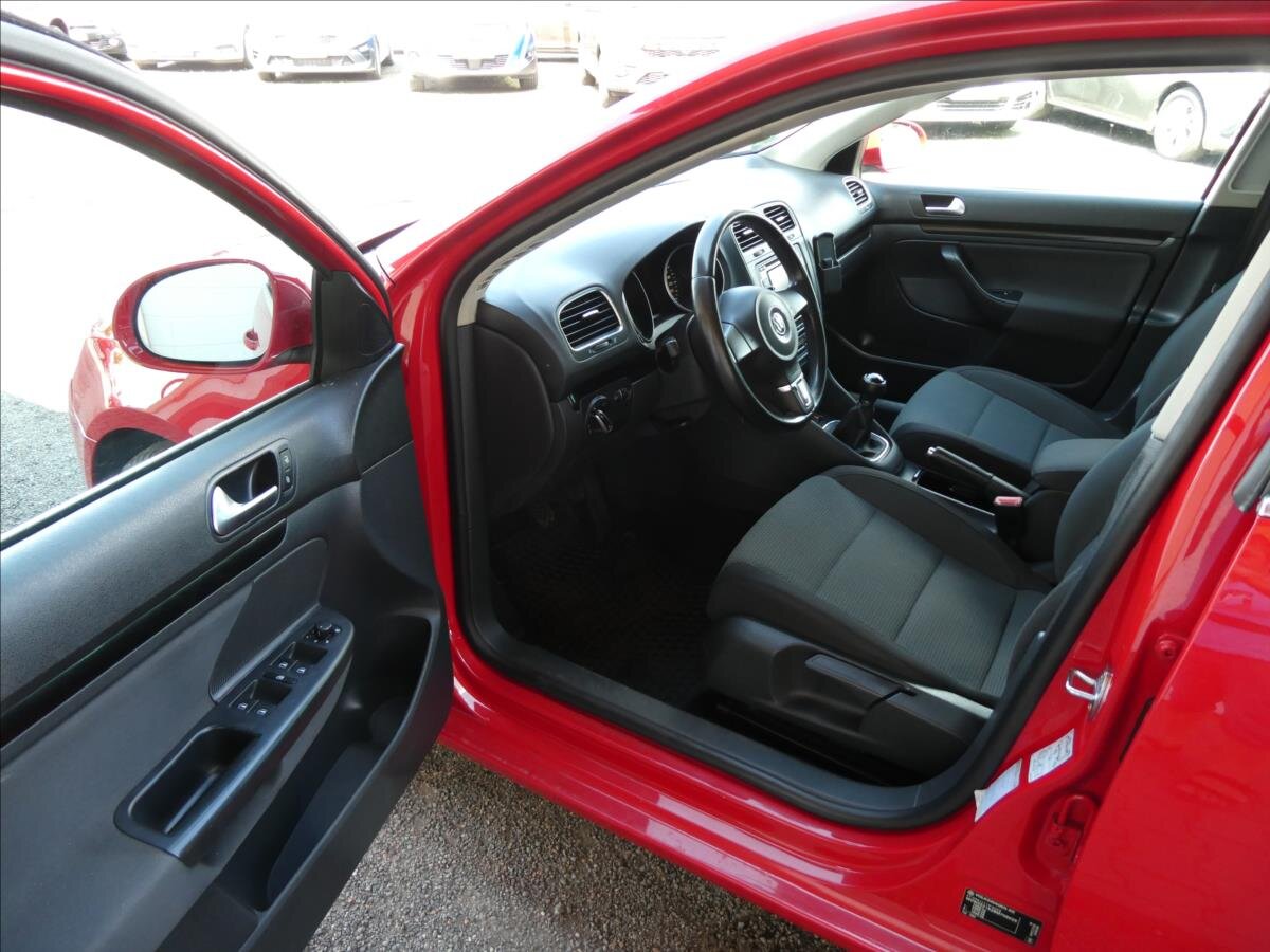 Volkswagen Golf Kombi 1,6 l 77 kw